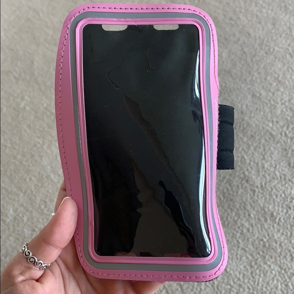 Adjustable Running arm band. For phone & keys!